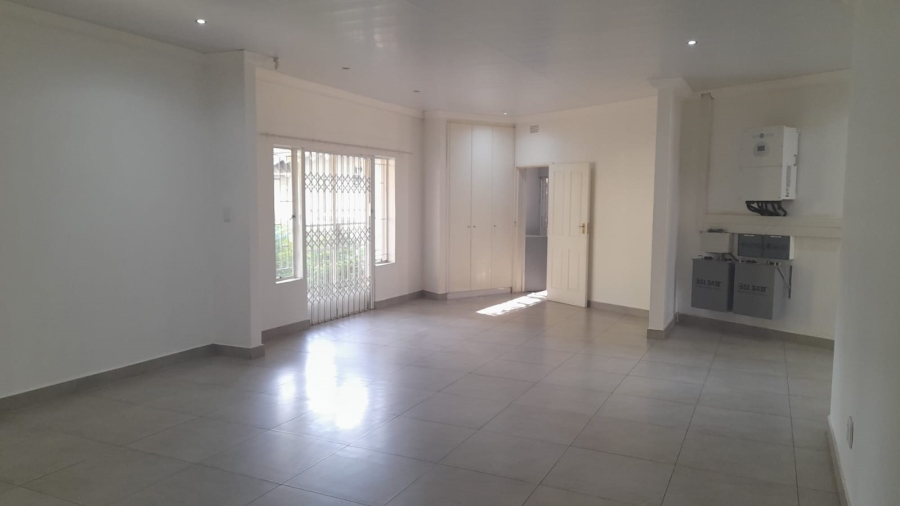 To Let 3 Bedroom Property for Rent in Flamwood North West